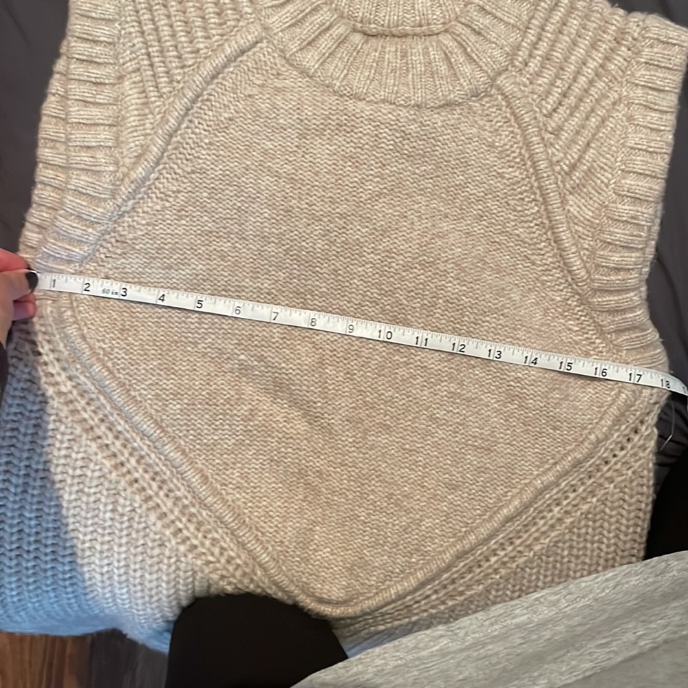 AYR Cream Knit Sleeveless Hoodie - Picture 5 of 5